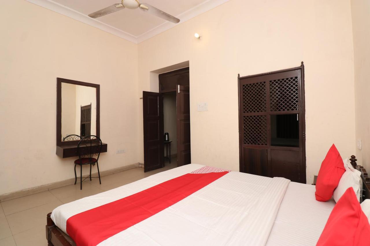Central Hotel Lucknow Extérieur photo