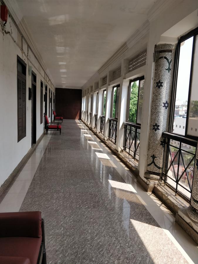 Central Hotel Lucknow Extérieur photo